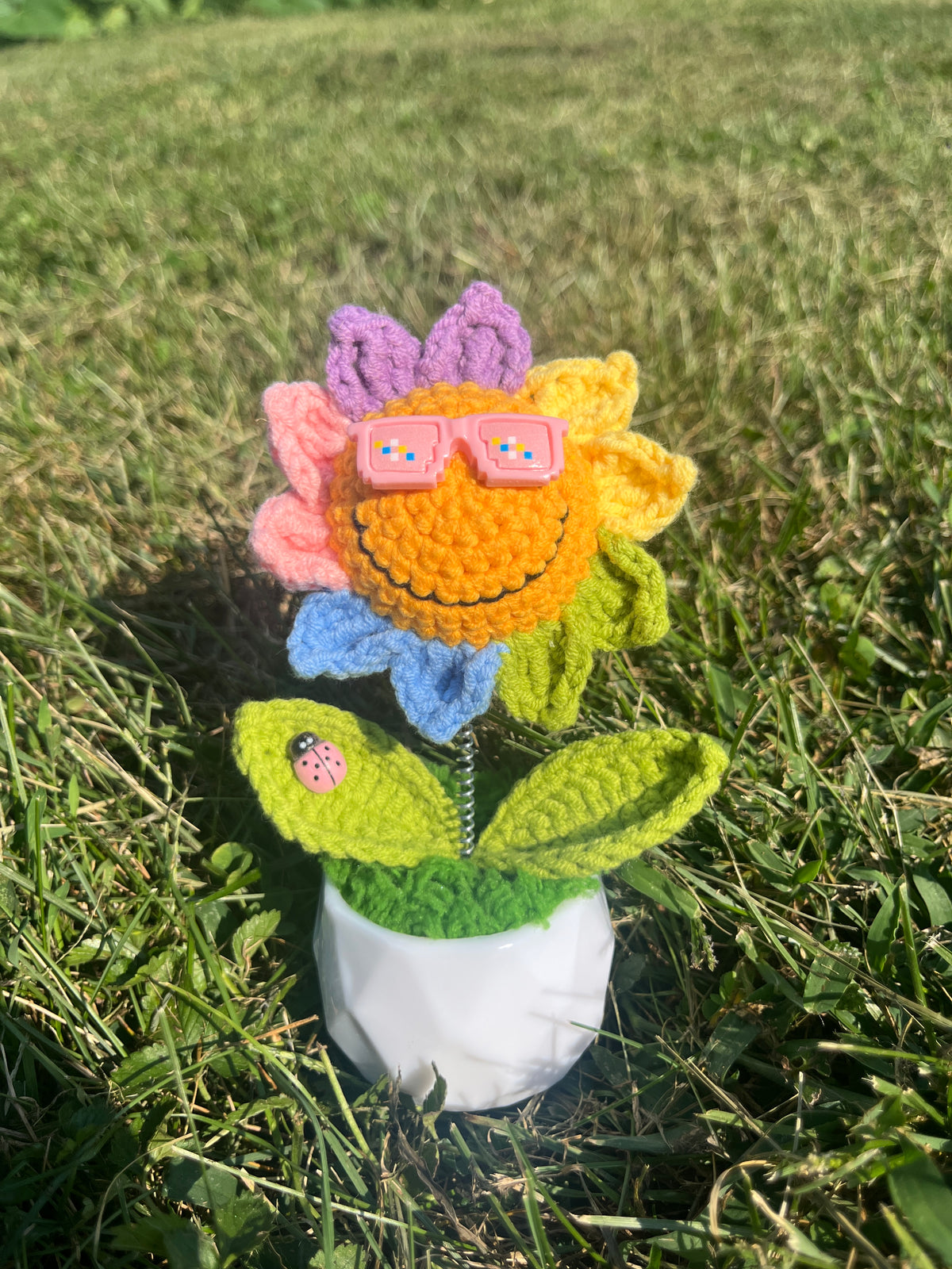 Smiling Crochet Sunflower Bobblehead with Sunglasses