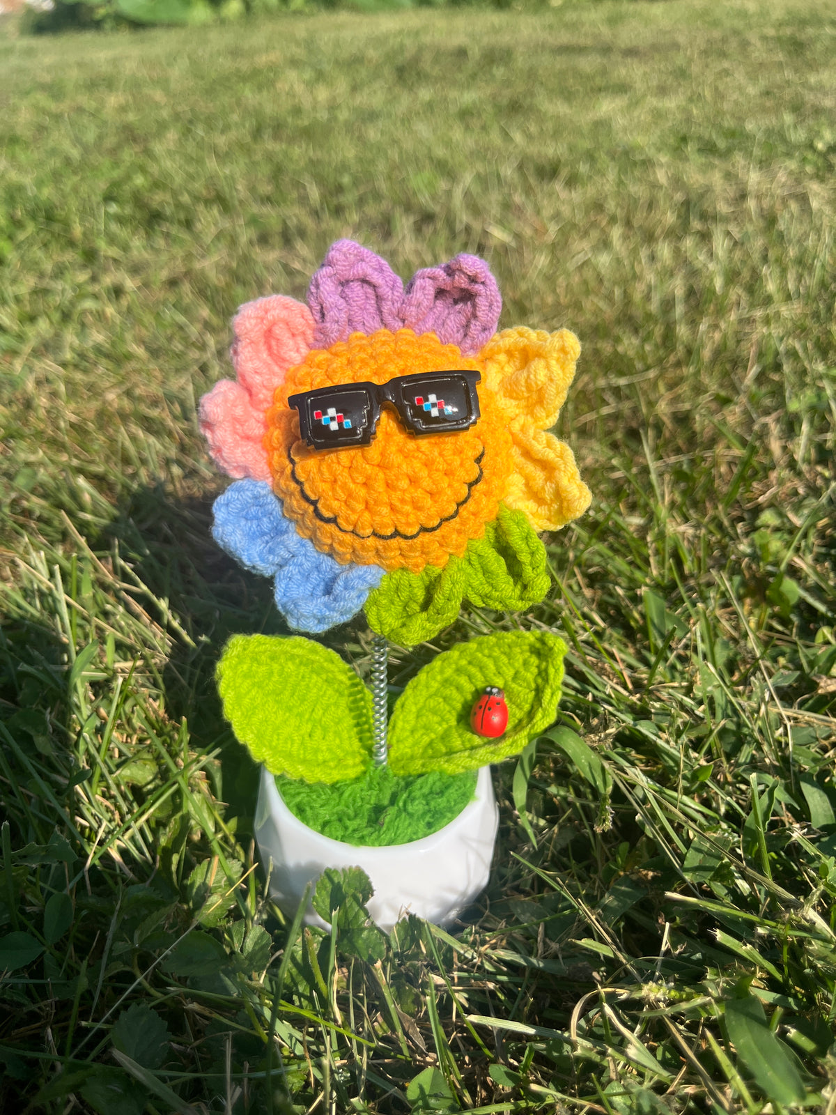 Smiling Crochet Sunflower Bobblehead with Sunglasses